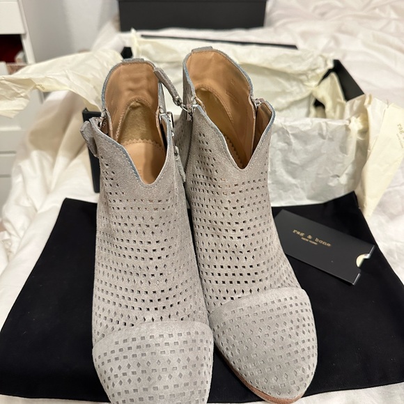 Rag & Bone Cemento Suede Gray Perforated Boots Sz 38.5 (8.5) - Picture 6 of 6